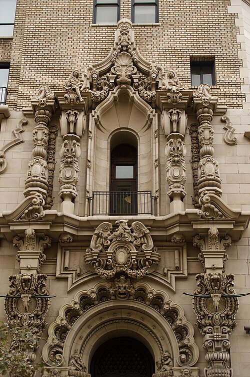 The Million Dollar Theatre's sculpted churrigueresque facade up close.
