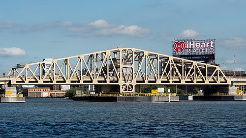 The Willis Avenue Bridge over the Harlem River, seen from the water.